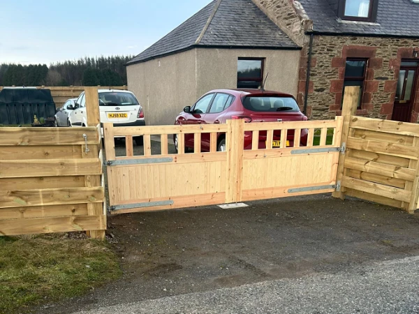 Glashieburn Double Timber Gate